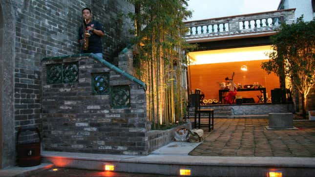 Image for article titled How to restore a 180-year-old Qing Dynasty compound with your own money