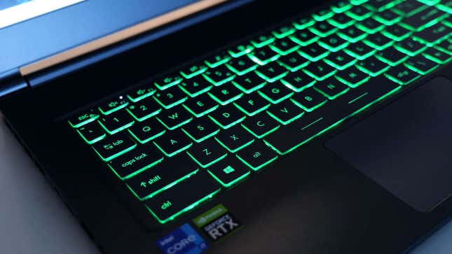 Imagen para el artículo titulado El MSI Stealth 15M es el laptop para videojuegos más fácil de llevar que puedes comprar