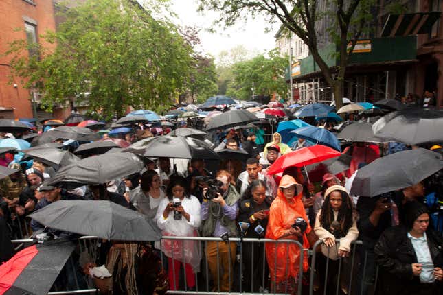 Image for article titled Spread Love, It’s the Christopher Wallace Way: Brooklyn Block Renamed for Notorious B.I.G.