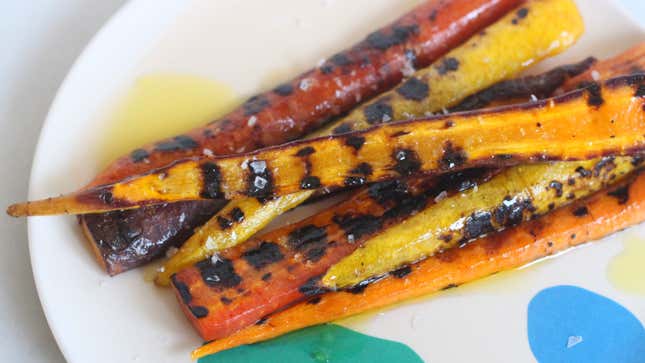 Image for article titled You&#39;re a Fool If You Don&#39;t Grill Carrots