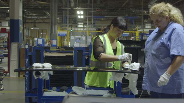 Image for article titled There’s no Michael Moore-style agitprop in the superb culture-clash doc American Factory