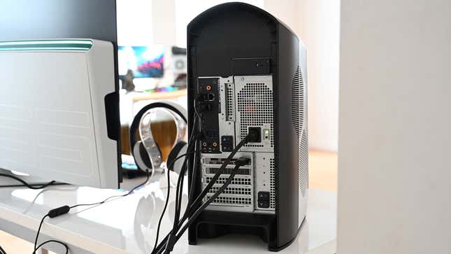 Image for article titled Alienware's Revamped Aurora Desktop Has a Clever Cooling System and a Fresh New Design