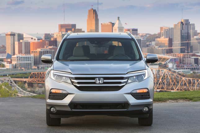 Image for article titled Honda Tried Fixing The Ridgeline's Most Baffling Problem