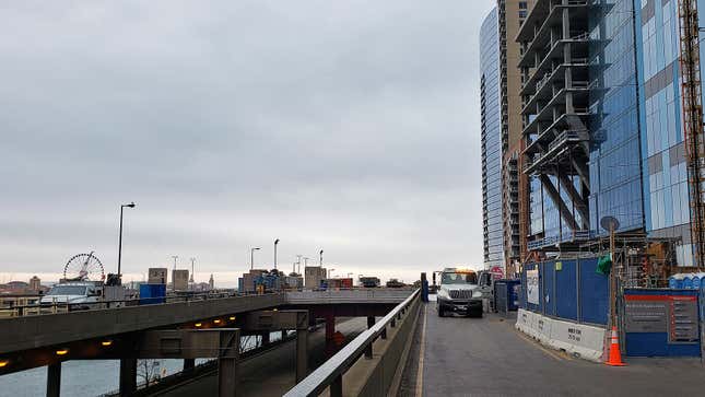 Construction towards the end of Wacker Drive prevented me from testing the very northeast corner of the Loop. Sorry about that.