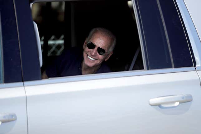 Image for article titled Looks Like Uncle Joe’s Gaffes May Be Catching Up With Him; New Poll Finds Him Slipping Into 3-Way Tie With Elizabeth Warren and Bernie Sanders