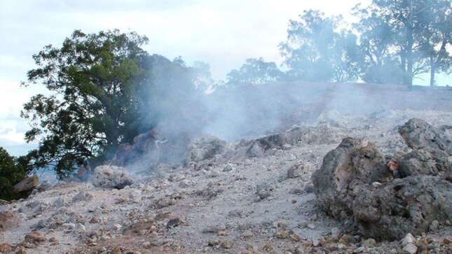 Este fuego bajo una montaña australiana lleva ardiendo sin parar desde hace 6.000 años