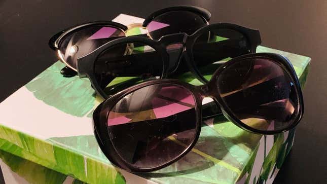 Las Bose Frames, comparadas con otras gafas de sol convencionales.