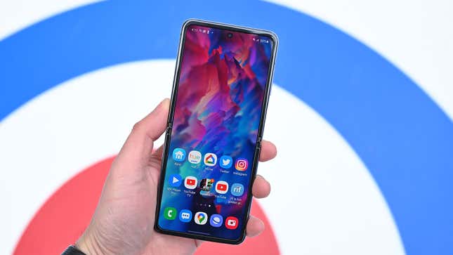 Image for article titled The Samsung Galaxy Z Flip Is the First Foldable Phone Worth Caring About