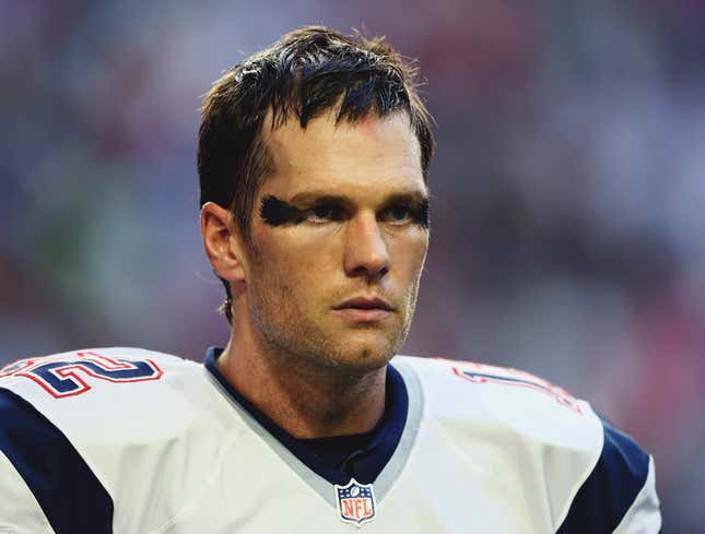Image for article titled Tom Brady Applies Eye Black To Crow’s Feet