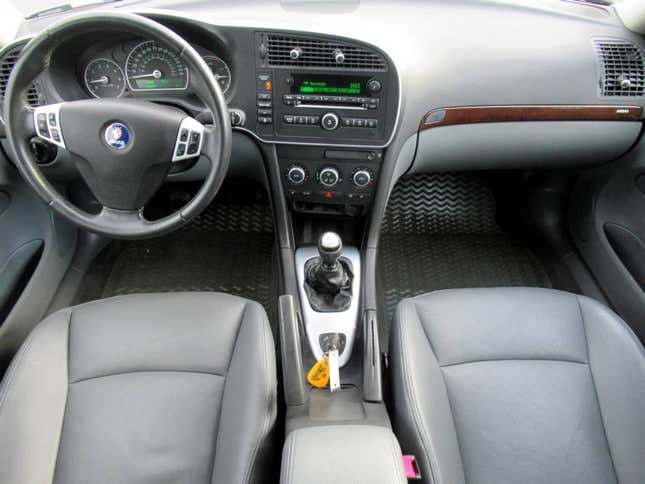 Image for article titled At $11,995, Could This Six-Speed 2007 Saab 9-3 SportCombi Shift Your Interest Into High Gear?