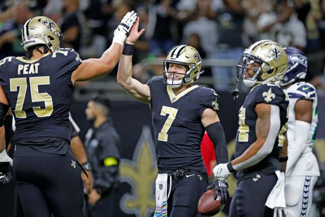 Saints' Taysom Hill Scores Two TDs, Recovers Fumble In First Half