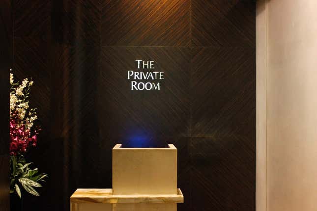 Image for article titled What it’s like to fly the $23,000 Singapore Airlines Suites class