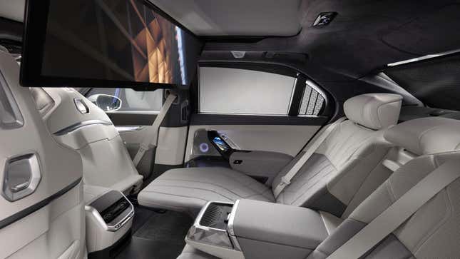 A photo of the interior of the new BMW i7 electric sedan.