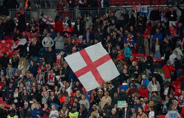 7. Okt. 2022;  London, ENG;  England-Fans im Spiel zwischen den Vereinigten Staaten und England im Wembley-Stadion.