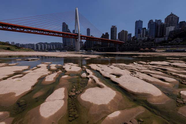 Image for article titled Daily Brief:中国、猛暑で工場が閉鎖に