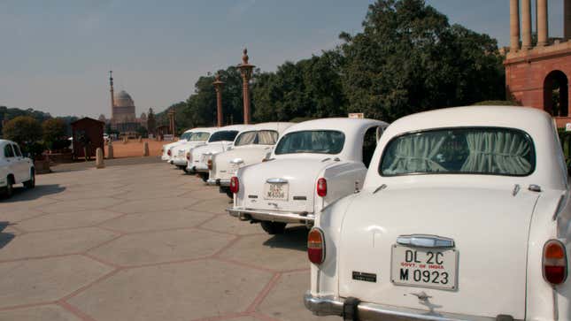 Image for article titled A minivan that ferried generations of schoolkids is going off Indian roads