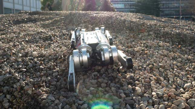 Imagen para el artículo titulado El chita robot del MIT aprendió a correr por sí solo y logró un récord de velocidad