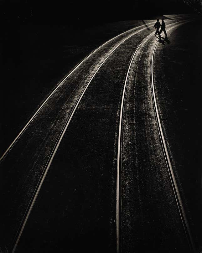 Image for article titled The spirit of old Hong Kong lives on in these black-and-white images by master photographer Fan Ho