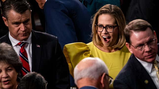 Image for article titled Kyrsten Sinema Begs Republicans for Cash, Calls Democrats ‘Old Dudes Eating Jell-O’