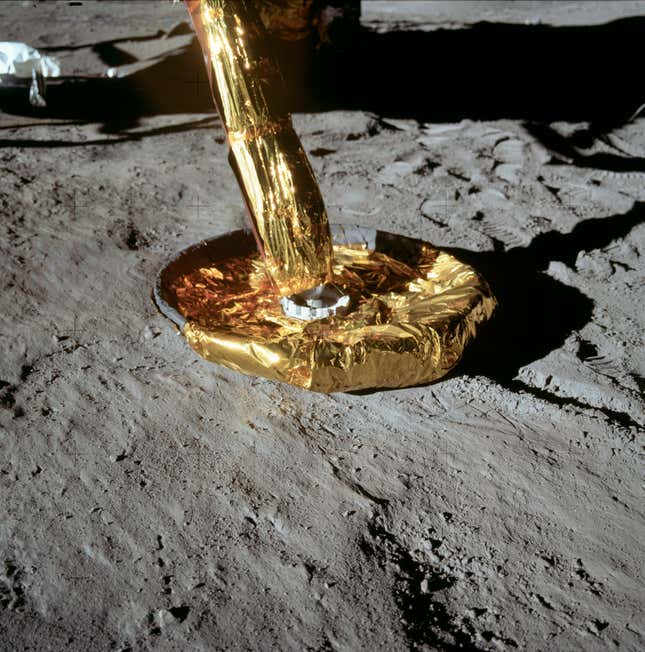 Image for article titled 25 Rare and Overlooked Images From the Famed Apollo 11 Mission