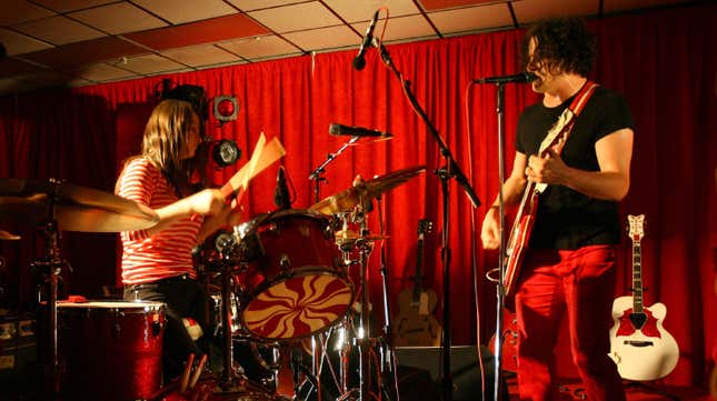 Meg and Jack White performing together in 2007
