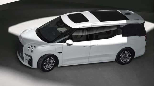 Image for article titled The Zeekr 009 Is An EV Minivan With Over 500 Horsepower and More Than a 500-Mile Range