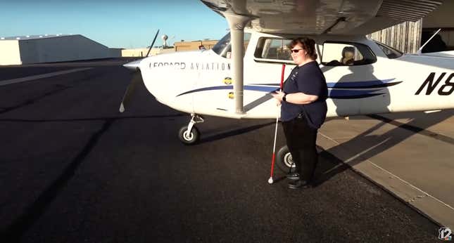 Image for article titled Blind Woman Flies Across the U.S. to Inspire Kids in the Same Condition