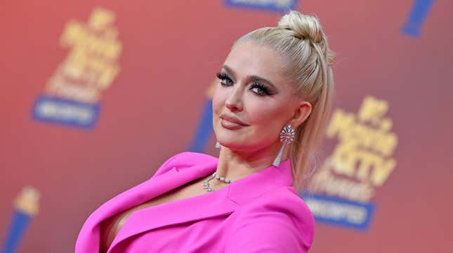 Image for article titled &#39;Real Housewife&#39; Erika Jayne Served With $50 Million Lawsuit in Airport After Vacation