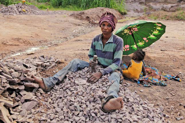 Artisanal mining: Photos from mining pits and markets in Africa by Hugh Brown