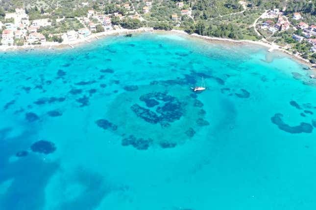 Imagen para el artículo titulado Encuentran una “carretera” de hace 7.000 años en el fondo del mar Mediterráneo
