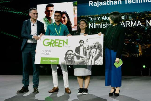 Aloe-Ecell co-founders Nimisha Varma and Naveen Suman received the global award for innovation by Schneider Electric at Barcelona in 2019.