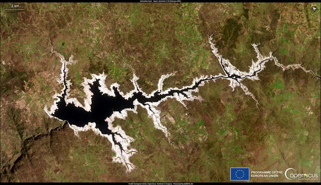 Image for article titled Drought Exposes an Underwater &#39;Ghost&#39; Village in Spain