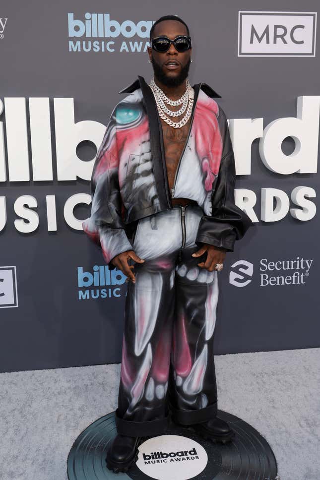 Image for article titled The Wildest Fashion Moments from the Billboard Music Awards Red Carpet