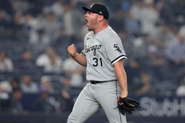 Hendriks gets first save since cancer as Giolito, White Sox top