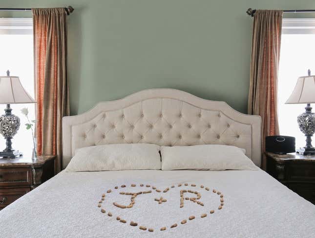 Image for article titled Rosalynn Carter Scatters Peanut Shells Onto Bed To Prepare For Sensuous Date Night