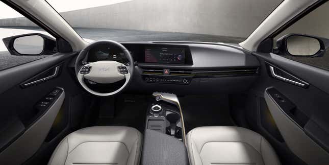 Imagen para el artículo titulado Kia presenta su primer coche eléctrico: el prometedor Kia EV6