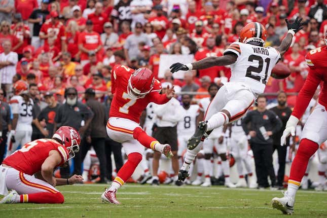 Chiefs rally for win over Deshaun Watson, Browns