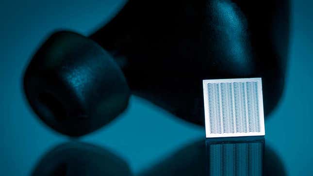 Imagen para el artículo titulado Un chip de silicio revolucionario promete hacer que los auriculares inalámbricos tengan mejor batería
