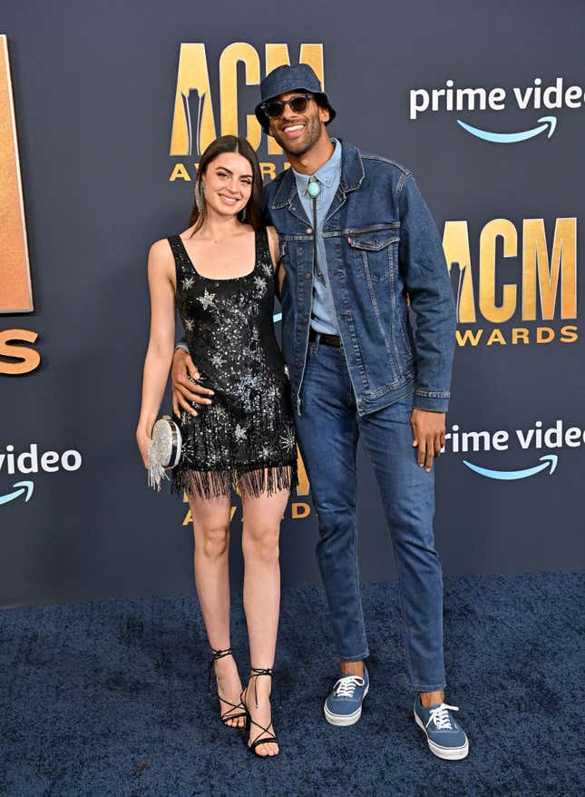 Image for article titled The Boldest and Blandest Looks From the ACM Awards