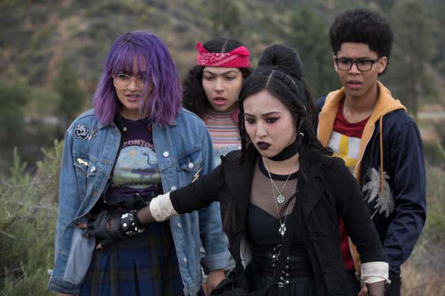 Los personajes principales de Marvel's Runaways de Hulu.