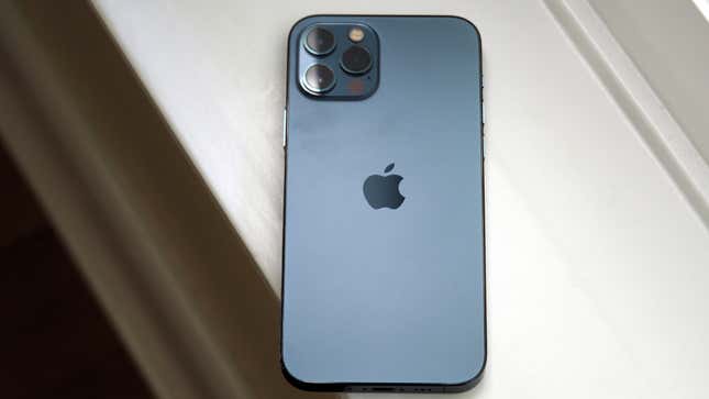 Imagen para el artículo titulado El nuevo iPhone viene con una importante actualización de cámara y un notch más pequeño