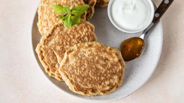 Image for article titled Make These Oat Pancakes for a Hearty Breakfast