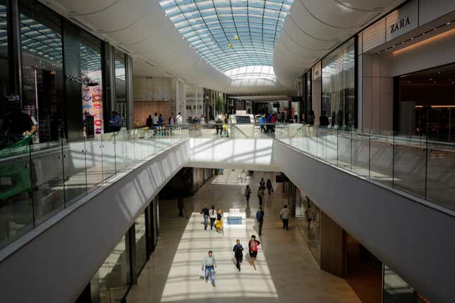The mall has over 300 stores, including international brands like Zara, H&M and Armani Exchange.