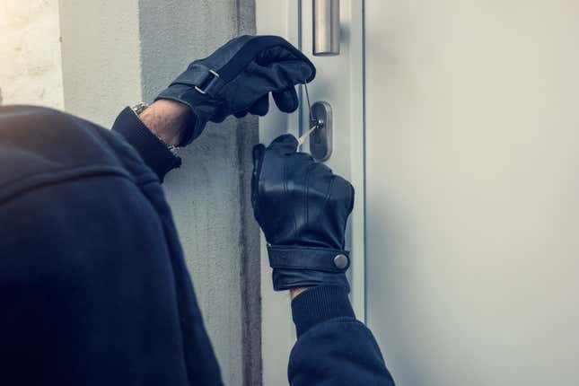 Image for article titled 18 Things You Need to Know to Prevent a Home Burglary
