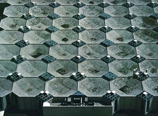 Olivetti-Underwood factory in Pennsylvania. The ceiling that let natural light into the building was the work of a then little-known Renzo Piano.