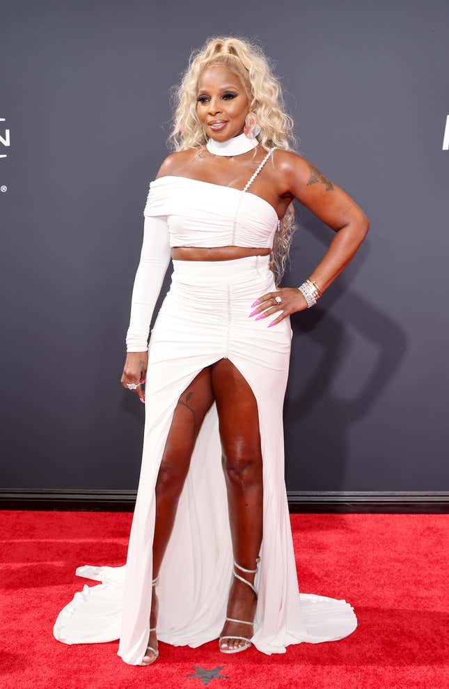Image for article titled The 2022 BET Awards: Big Freedia Wears a Pink Metallic Cape, and We &#39;Forget the Rest&#39;