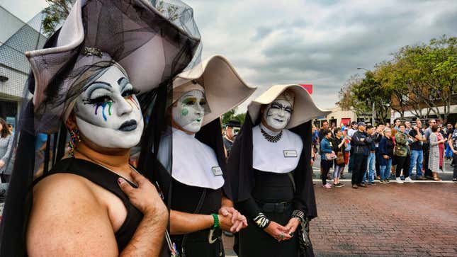 Dodgers Re-Invite Sisters of Perpetual Indulgence to Pride Night – NBC Los  Angeles