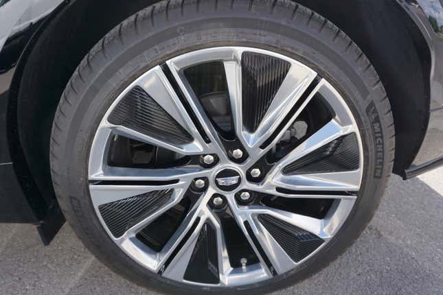 Image for article titled The 2023 Cadillac Lyriq Shows What GM Can Do When it Really Tries