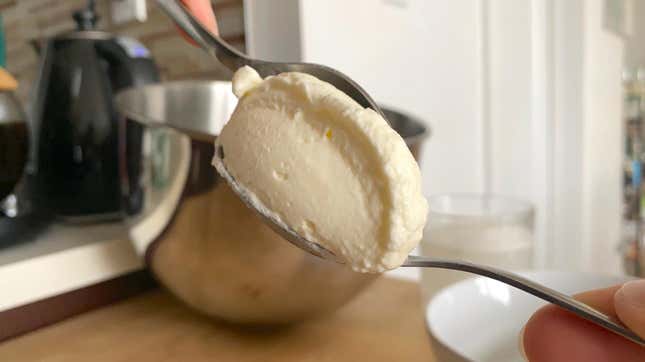 Image for article titled How to Scoop a Quenelle Like a Freakin' Pro