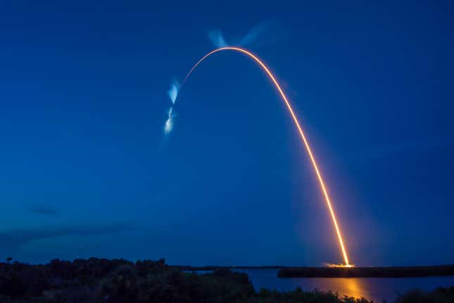 Time-lapse of Falcon 9 launch. 